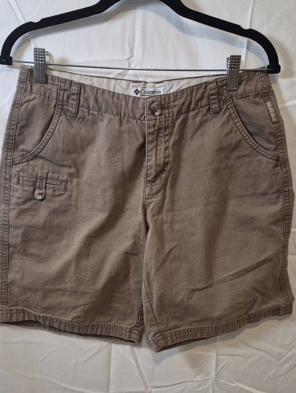 Columbia Women’s Khaki Flat Front Shorts